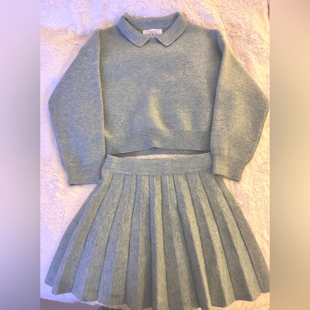 BOX PLEAT KNIT SKIRT & TOP